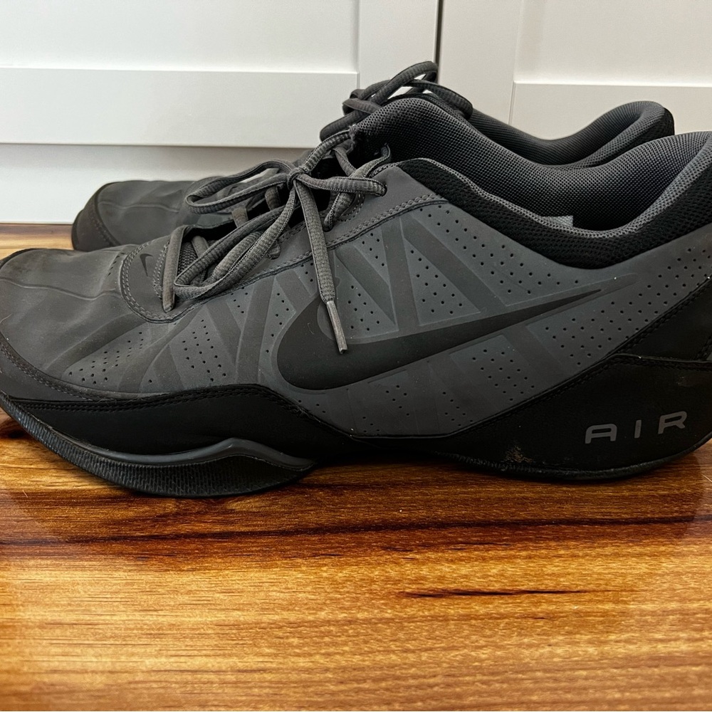 Nike Men's Dark Grey Sneakers